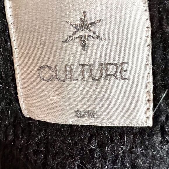 Culture ||  Hip & Modern lighter sweater. So many option on how to wear. - Picture 8 of 10